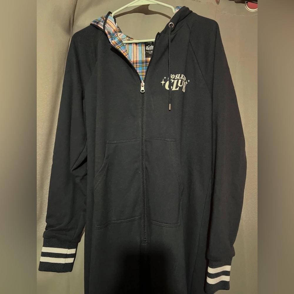 Colleen Ballinger: Winter Reversible Onesie No Sleep Club L/XL